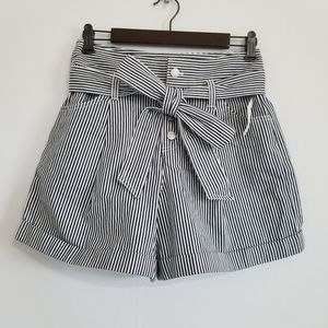 NWT GAP Stripe Belted Cuffed Shorts Size 6 Tall